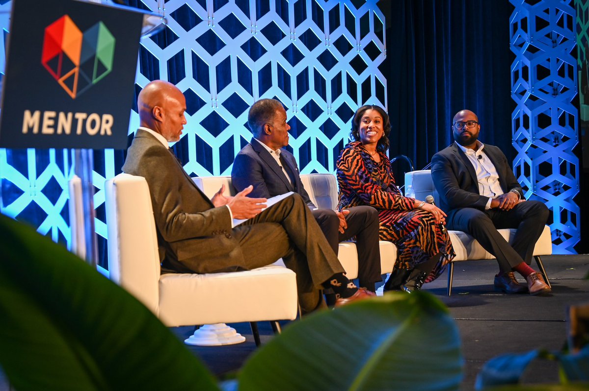 ussoccerfndn's tweet image. At the National #MentoringSummit, our President &amp;amp; CEO, @Ed_FosterSimeon, joined a great panel to discuss how sports help youth build networks and access career pathways. Conversations like these drive action to break barriers for the next generation! #MentoringMonth