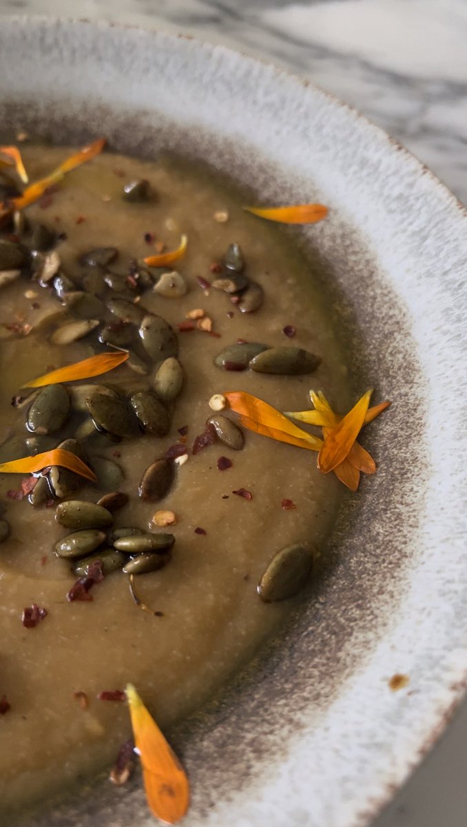 bryan_johnson's tweet photo. What I'm eating for the next few days: 

+ Cauliflower and Sweet Potato soup with toasted Pepitas
+ Chickpea, edamame, broccoli power bowl
+ Savory Chickpea pancakes with Shiitake Mushrooms and Sautéed Spinach https://t.co/dHfx4uhfjT