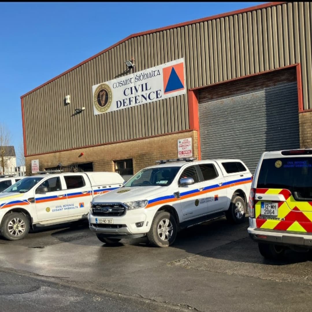 @limerickcd (@limerickcd) on Twitter photo Assisting our colleagues today - glad to be able to help.
#OurVolsRock👏👏👏 <a href="/CivilDefenceIRL/">Civil Defence IRL</a> <a href="/LimerickCouncil/">Limerick Council - Comhairle Luimnigh</a> <a href="/civildmayo/">Mayo Civil Defence</a> Assisting our colleagues today - glad to be able to help.
#OurVolsRock👏👏👏 <a href="/CivilDefenceIRL/">Civil Defence IRL</a> <a href="/LimerickCouncil/">Limerick Council - Comhairle Luimnigh</a> <a href="/civildmayo/">Mayo Civil Defence</a>