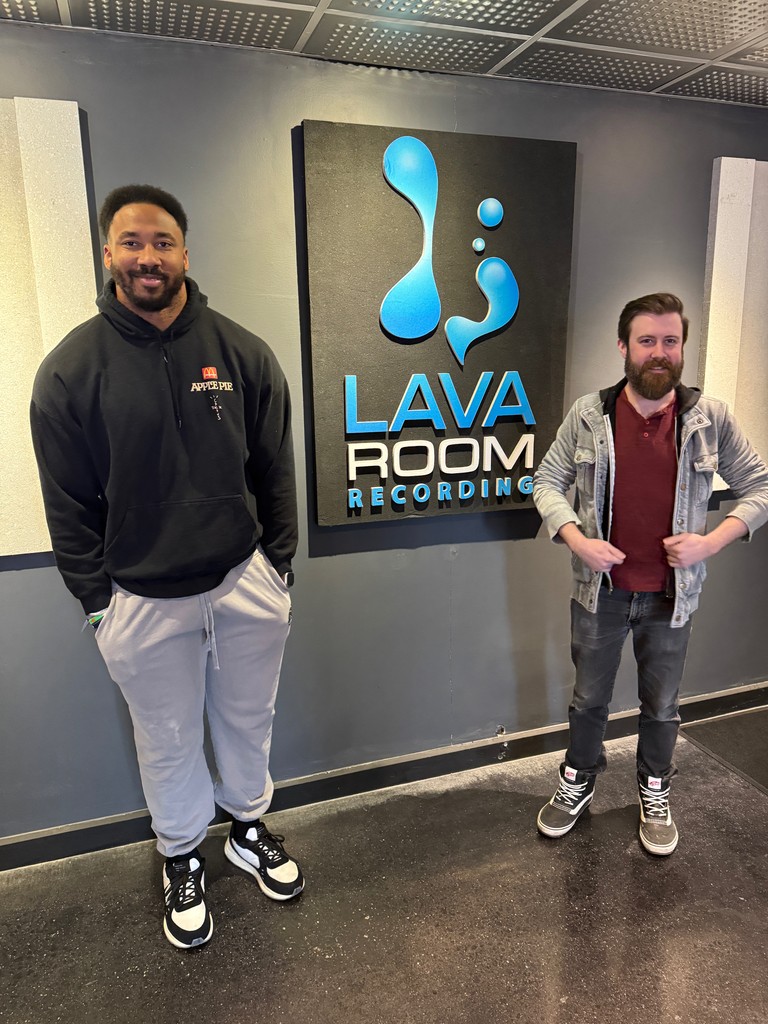 Miles Garrett stopped by Lava Room Recording to drop a few lines for an Oikos yogurt commercial. #lavaroomrecording #lavaroom