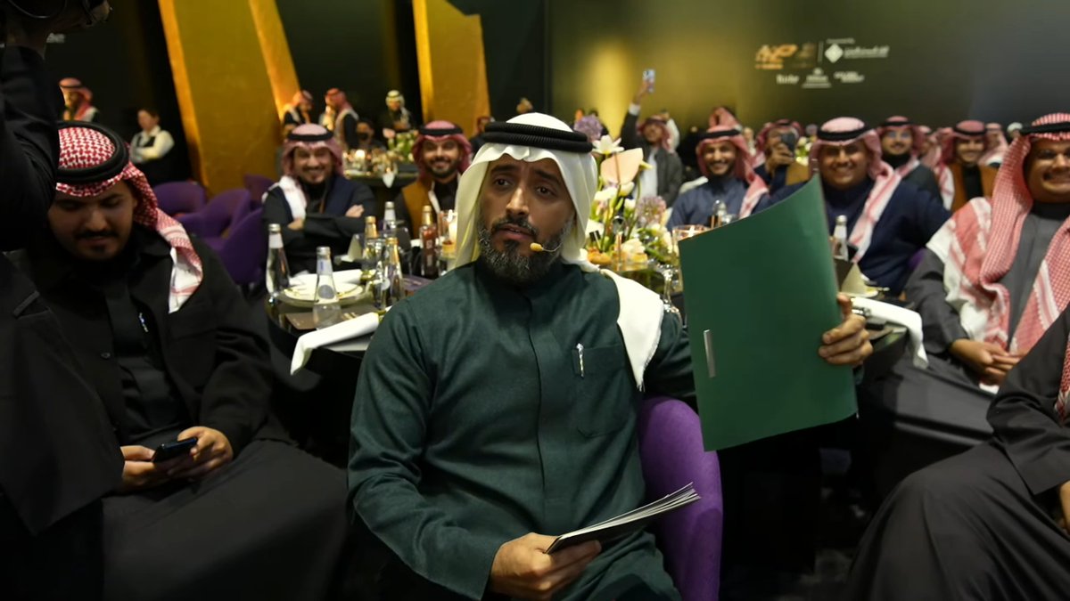 مبرووووووووووك لفالكونز ودربحة وأوبلز وجميع المشاركين في حفل جوائز الرياضات الإلكترونية السعودية وحظ أوفر للي مشغولين بالملفات الخضراء 🤽‍♂️ #SEFAwards  #Falcons