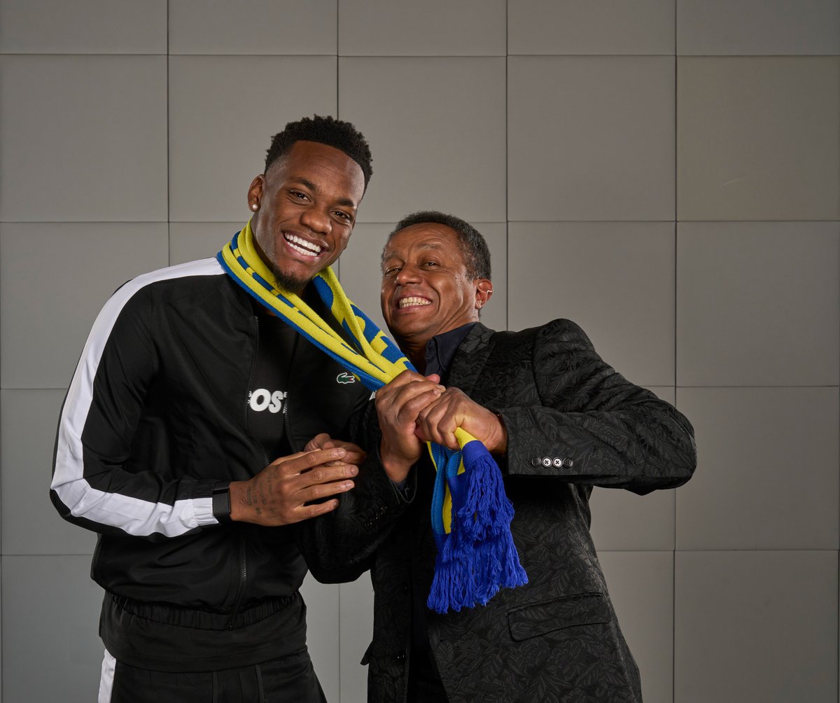 AlNassrFC's tweet image. سعادة الرئيس التنفيذي مع نجمنا دوران 😂💛
#دوران_نصراوي