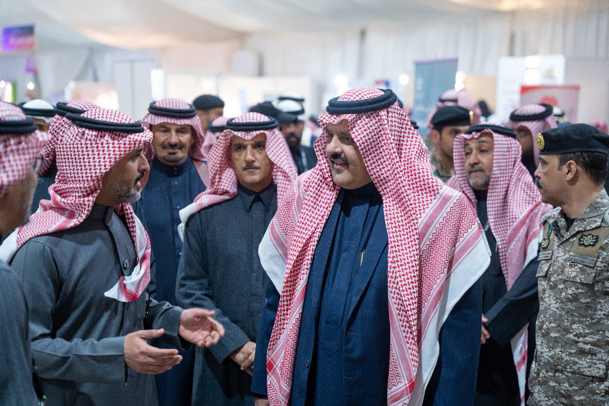 sultan_n_am's tweet photo. تشرفنا في فرع وزارة الصحة بمنطقة حائل، بزيارة سمو #أمير_منطقة_حائل إلى #الخيمة_الصحية واطلاع سموّه الكريم على المبادرات التوعوية المقدمة في الخيمة فيما يخدم الصحة السكانية والوقاية من الامراض، وكذلك مشاركة تجمع حائل الصحي والقطاع الصحي الخاص والجمعيات الصحية غير الربحية، ونسعى دائمًا إلى تقديم ما يليق بحائل وأهلها في فعالياتنا وبرامجنا المقدمة للمجتمع المحلي.