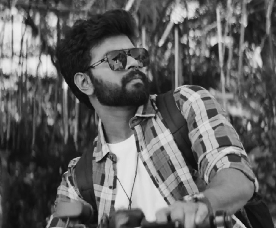 #VJVishal's charm and screen presence 😍🔥
Big future in cinema industry for sure 
#HaiyooSaachale music video out now
Vibe song with nice visuals 😍😍