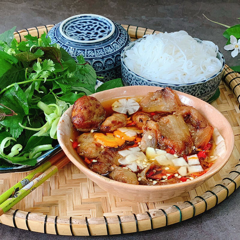connexlocal's tweet photo. Warm up with a steaming bowl of Pho from one of these #Toronto restaurants: https://t.co/Y1rWSrelUu

#ontario #food #eatlocal #vietnamese https://t.co/Hof4RhK8El