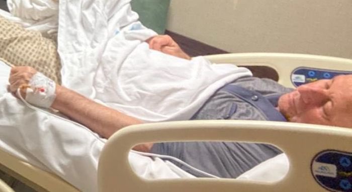 Deli_Kiz0's tweet photo. .@suedarlan'ı duymalısınız

Daha nasıl ifade etsem gerçekten bilemiyorum! Benim babam alzheimer hastası ve belini sakatlamıs. Onun ailesinin bakımına moraline motivasyonuna ihtiyacı var. Muhakeme gücü yok Kendi hiçbir ihtiyacını giderebilecek durumda değil 

AmasızFakatsız Adalet https://t.co/DxJL28yClc