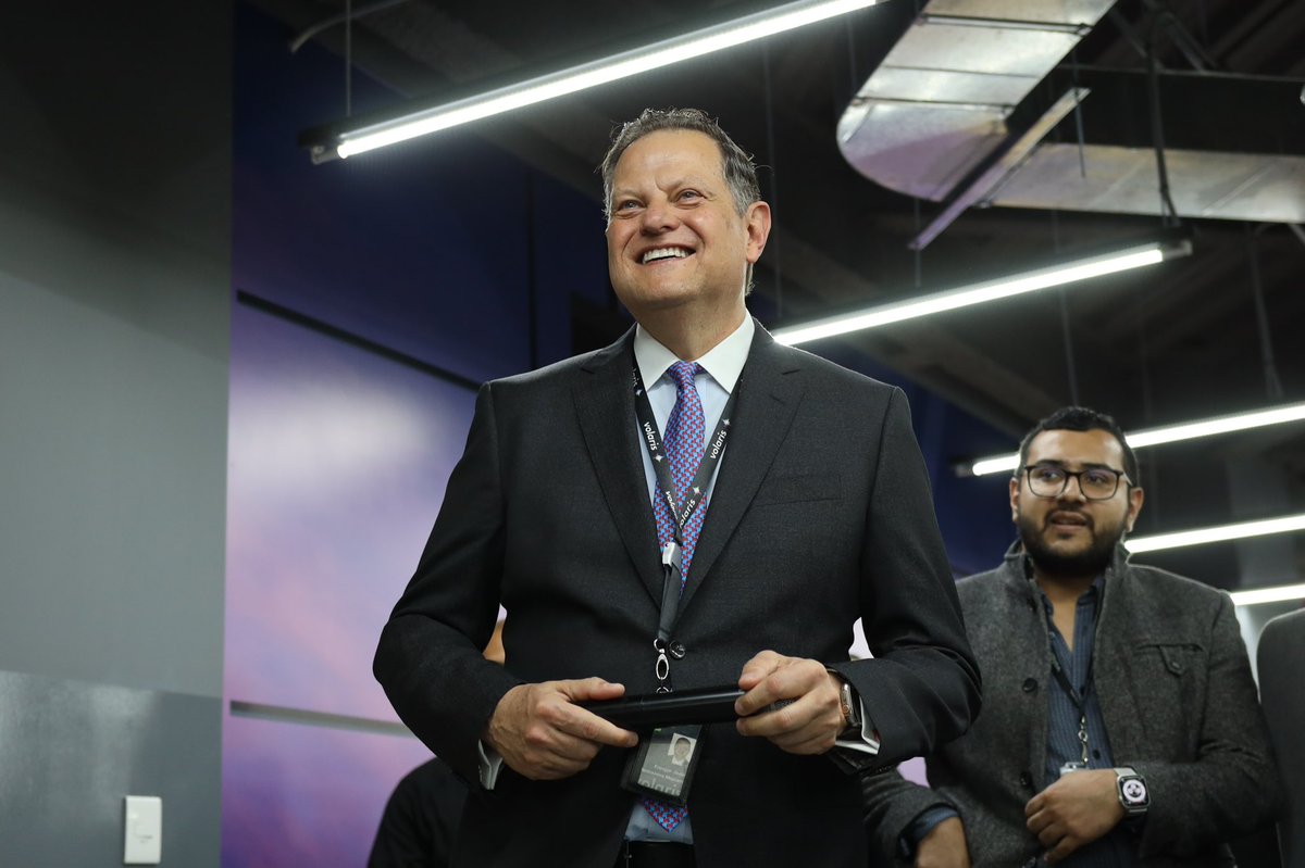 kikebeltranena's tweet photo. Inauguramos nuestras nuevas oficinas en el @AeropuertoGDL , consolidando nuestra posición  como la aerolínea líder del destino. 

Guadalajara es un pilar clave para @viajaVolaris y con esta apertura seguimos impulsando la conectividad, la innovación y el desarrollo de la región. 

Seguimos desafiando los límites de la aviación para hacer que más personas viajen, con las mejores tarifas y el mejor servicio. ¡Guadalajara, seguimos creciendo juntos!