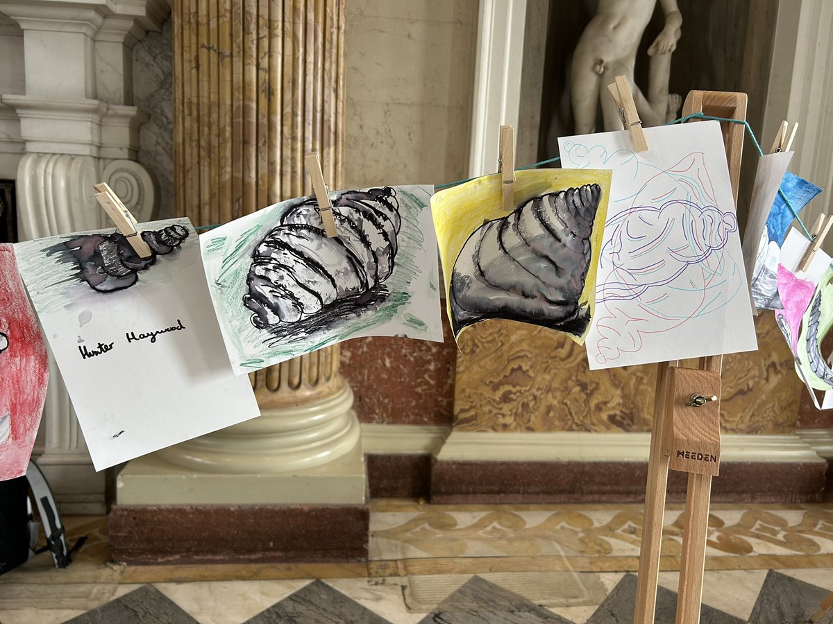 BarnsleyLibs's tweet image. We’ve had a fantastic day on tour at @Wentworth_House with our travelling Story Shell - thank you so much to @FabricLenny for a wonderful day of creative fun with schools! 

See us there tomorrow (Saturday 1 February) for general visitors, pop in and get creative! 🐚🖌️🎨