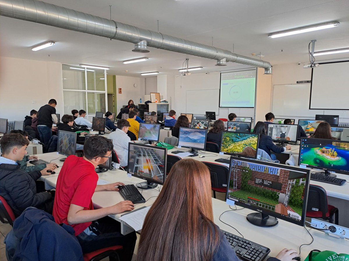 infouex's tweet photo. 💻67 estudiantes de ESO y Bachillerato participan en la XIII Olimpiada Informática de Extremadura
https://t.co/TQ4873FpdJ https://t.co/RnmETX3YDe