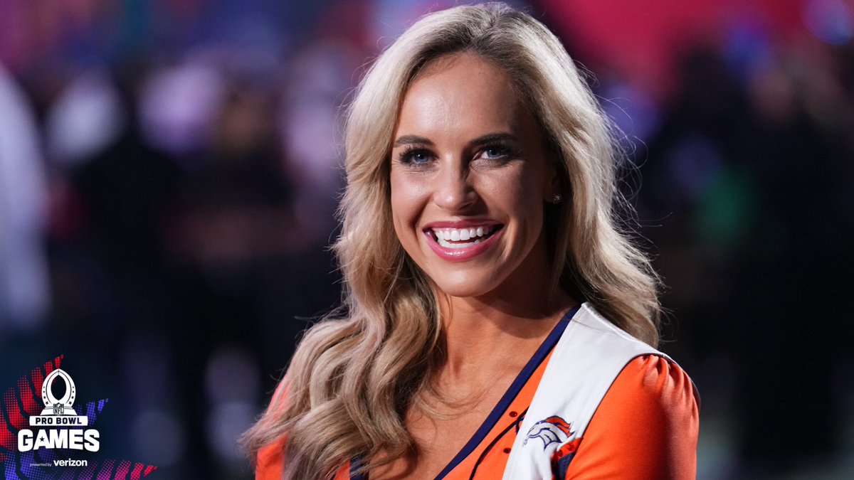 BroncosCheer's tweet photo. Picture perfect memories from last night’s Skills Showdown!

#ProBowlGames | #ProBowlCheerleaders https://t.co/0mYU3JP69i