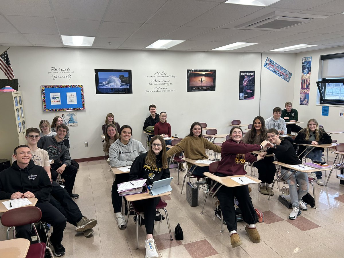 MsSchulerMath's tweet photo. @SalemBowling @MrDetering Stats has your back! (And AP Calc, too!)  #SalemWildcatPride https://t.co/fUQNADBZLn