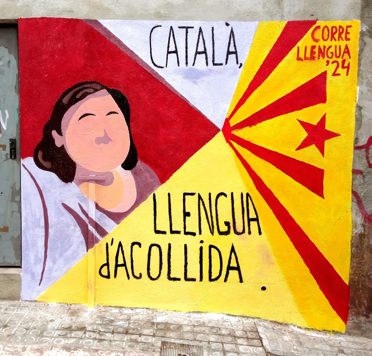 ateneuartes's tweet photo. En el marc del #Correllengua, el 12O vam fer un mural en record a Carme Junyent. Des de llavors ha estat vandalitzat més d'una desena de voltes. Cada cop l'hem refet, però avui no,hem escollit una frase d'#OvidiMontllor
Defensem la llengua, sembrem futur!
#ValldelaGavarresa
#PPCC https://t.co/6c1I7ht5OV