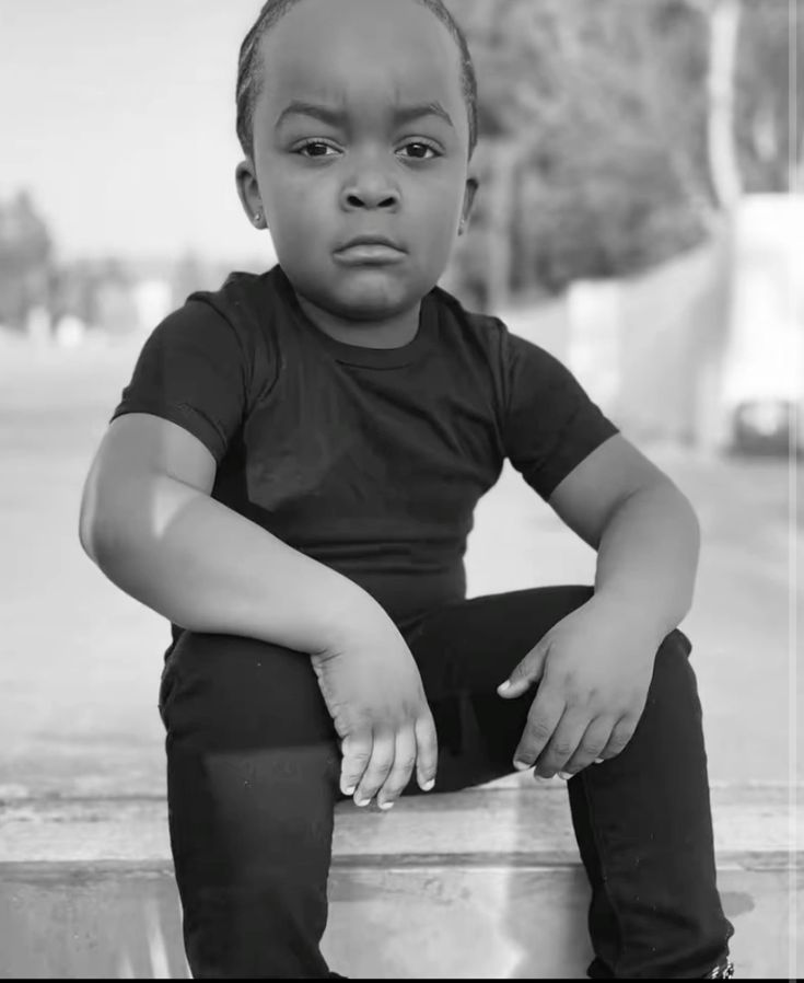 redwithbag's tweet photo. How I be looking at bro when a coin he shilled rugged me https://t.co/jwKAYlR4ut