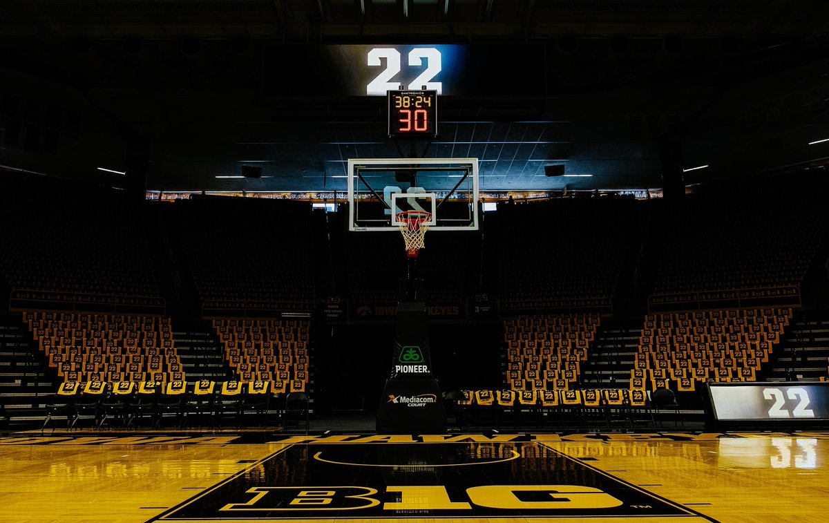 IowaWBB's tweet photo. The stage is set 🤩

#Hawkeyes https://t.co/7lkqnjgPJz
