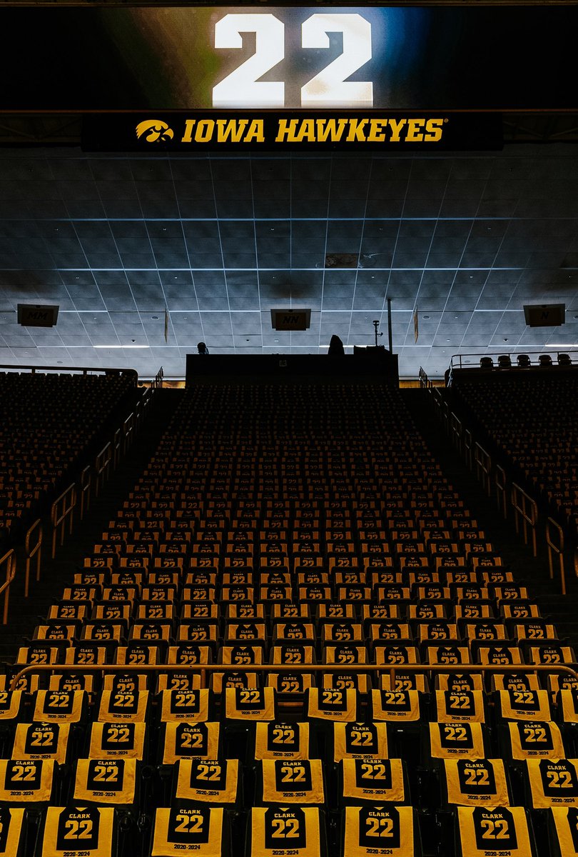 IowaWBB's tweet photo. The stage is set 🤩

#Hawkeyes https://t.co/7lkqnjgPJz
