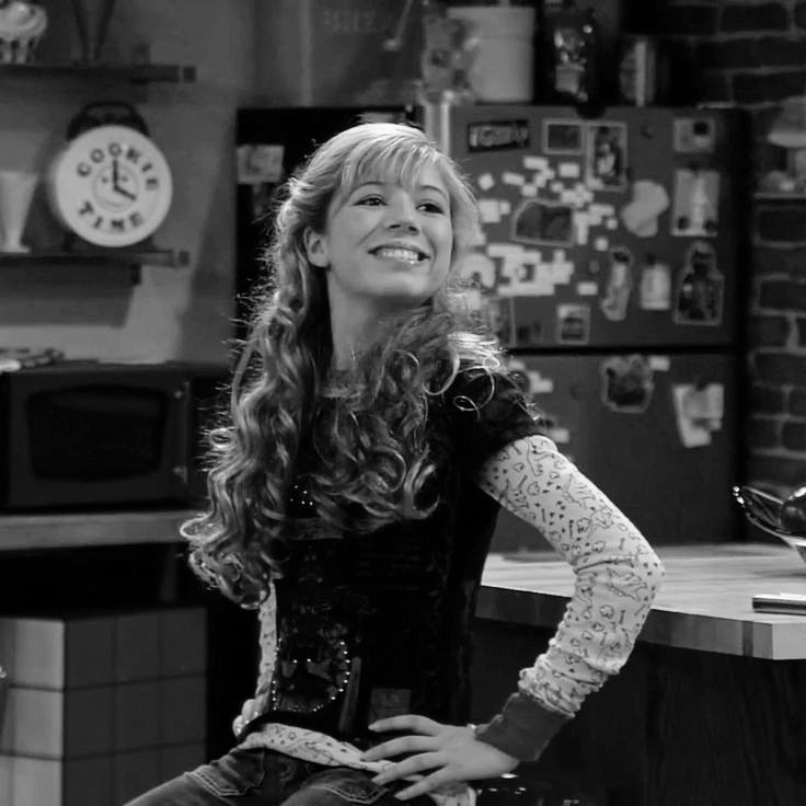 lisa rec tweet media