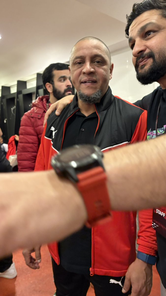 الاسطورة المدريديه والصاروخ البشري المتحرك روبيرتو كارلوس <a href="/Oficial_RC3/">Roberto Carlos</a>