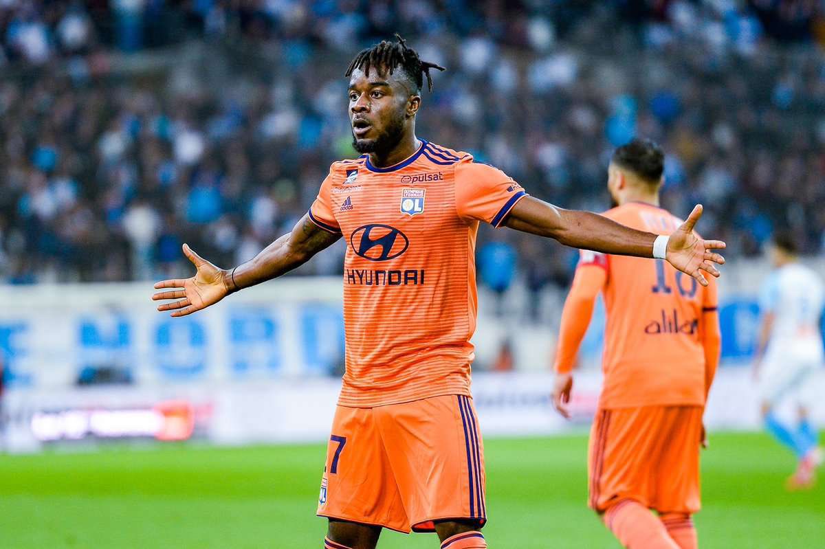 unolympique's tweet photo. 🗣️ Maxwell Cornet (ancien lyonnais) :

« Lors d’un Olympico au Vélodrome, on gagne 3-0 (avec Lyon). Mais j’ai été marqué par l’ambiance, la meilleure de France.

À l’échauffement, j’ai commencé à entonné des chants marseillais avec eux, mais faut pas le dire ça 😅 »

#TeamOM https://t.co/KidI2vYtdd