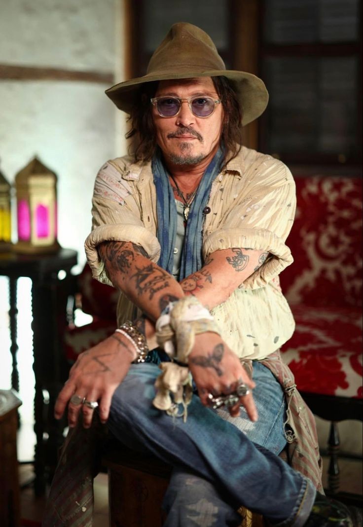 JDeppcht's tweet image. #JohnnyDeppIsLEGEND love you all ❤️