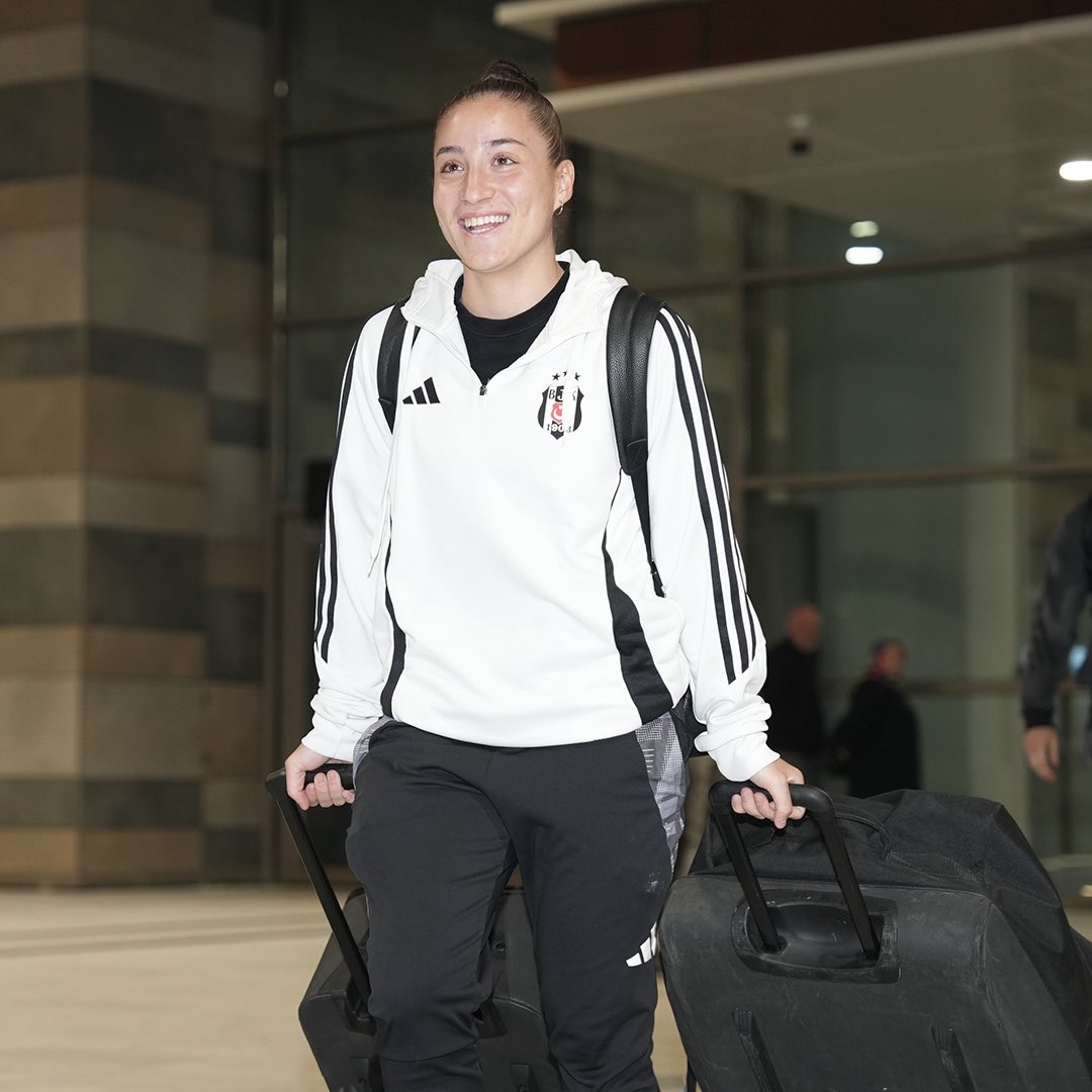BJKKadinFutbol's tweet photo. Beşiktaş United Payment takımımız Adana’da. 🦅
Takımımız, Karayolu ulaşım sponsorumuz @temsaturkiye ile Gaziantep’e gidecek.
#ALGvBJK https://t.co/smC1vrsTSs