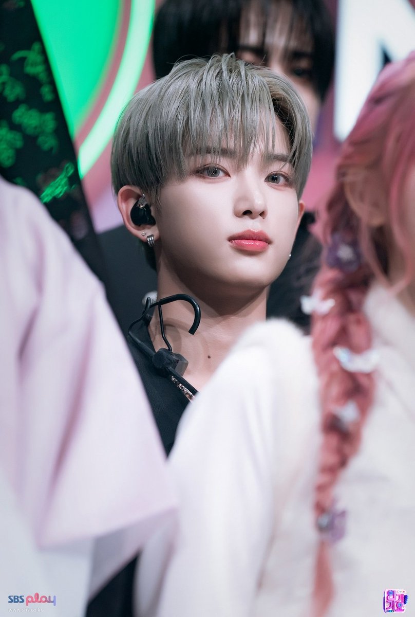 HARUA_FR's tweet photo. 📸 ─ PHOTOS

Des photos de #HARUA ont été publiées sur le site de Inkigayo 
(1/2)

 #andTEAM #앤팀
#하루아 #ハルア #HARUA https://t.co/RbG6YDMciM