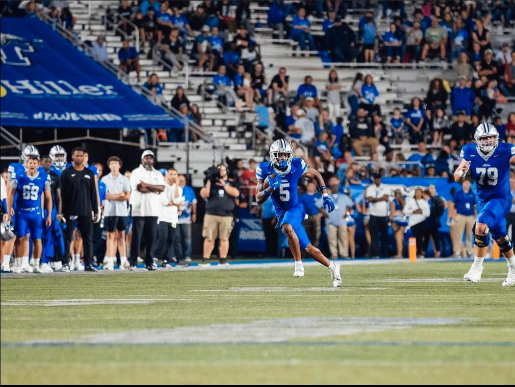 d1cam5x's tweet photo. #AGTG Blessed to receive an offer from Middle Tennessee State University #GoRaiders🔵⚪️

@BuckFitz @NatlPlaymkrsAca @NCEC_Recruiting @NP_Recruiting @jaxon_rose8 @ChrisNTrevino @ChadSimmons_ @SWiltfong_ @3DHarris @EastNash_FB @LoyaltyPerform @CalvinLowry @CoachCwill https://t.co/bioINvfcIB