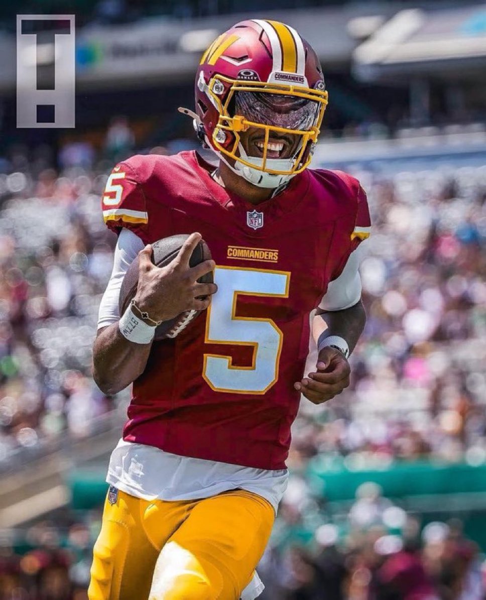 CookedByTek's tweet image. This is my dream concept of a uniform.