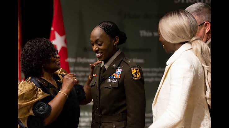 VoiceOfTheEast's tweet photo. Amanda Azubuike makes history as the first Nigerian female to become a Brigadier General in the US Army!

Igbo excellence at its finest!!! https://t.co/8CXOsCKKlv