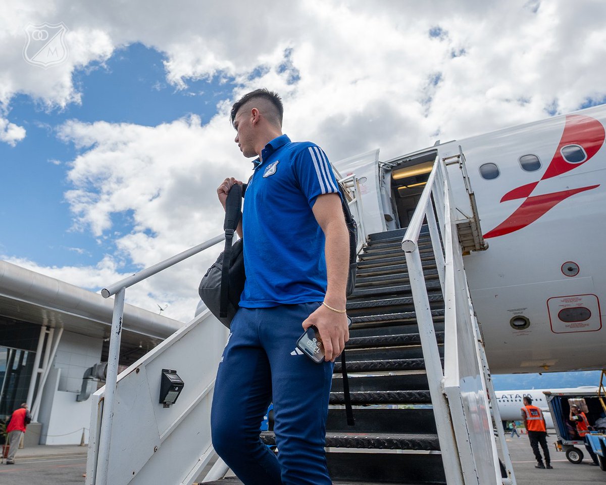 MillosFCoficial's tweet photo. ✈️💙 ¡Ya estamos en Pasto! Vamos Embajador ⚽🔥 

𝑆𝑖𝑒𝑚𝑝𝑟𝑒, Siempre Millonarios Ⓜ️ https://t.co/4i4P6K1EjD