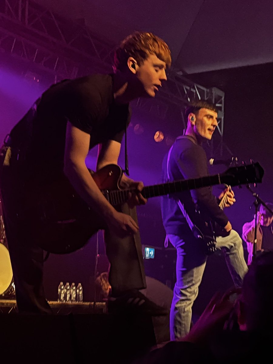 jayneeva25's tweet photo. @TheKsUK Brilliant night in Keele Uni last night.  1st gig of the year #41times https://t.co/1z9kUdA8Xa