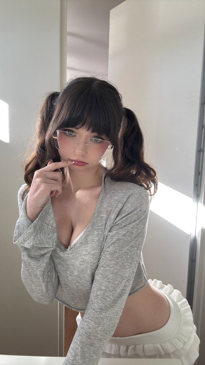 say 'hi' for the nudy version :3 https://t.co/wEphVklKz6