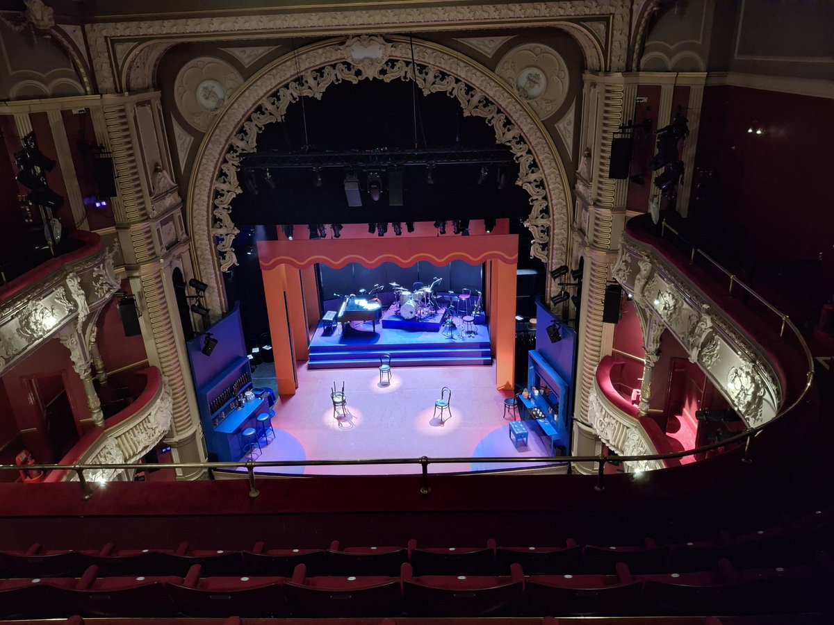 Got to our seats early for the exuberant #PlayOn <a href="/LyricHammer/">Lyric Hammersmith Theatre</a>, a reworking of Twelfth Night, set in Harlem to the music of Duke Ellington. Ridiculously talented cast delivering knock out number after number. Rev's (Malvolio's) I'm Beginning to See the Light is a triumph.