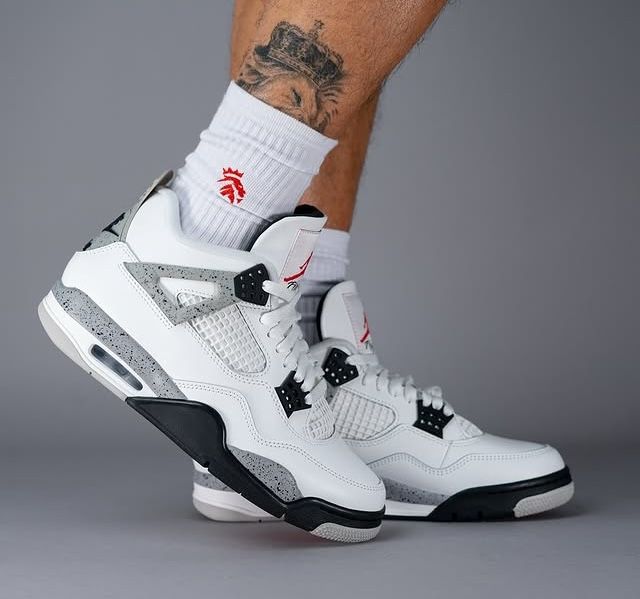 JustFreshKicks tweet media