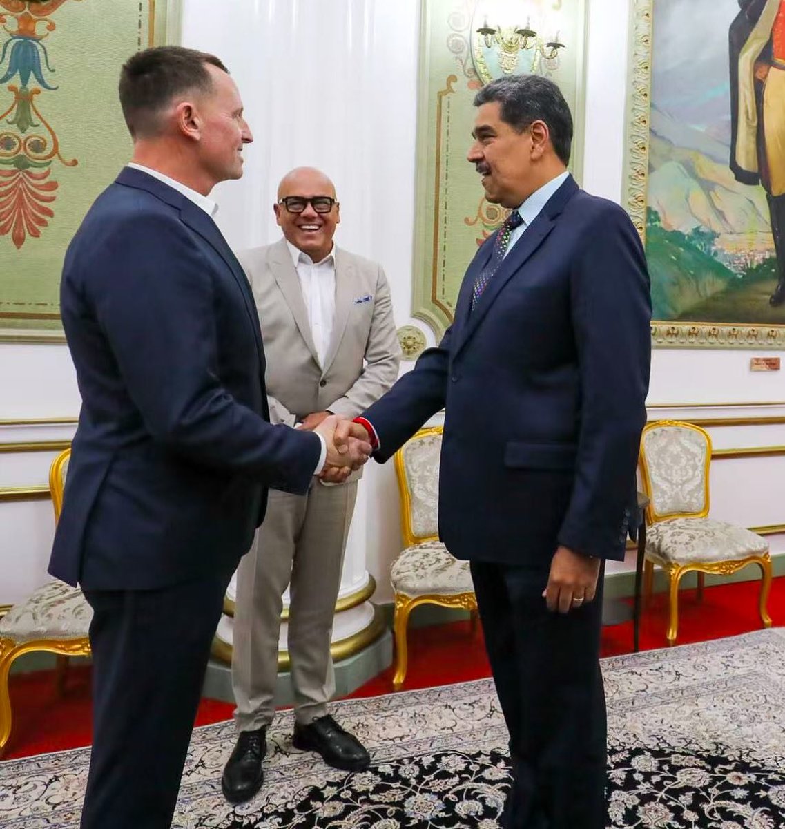 El Necio tweet media