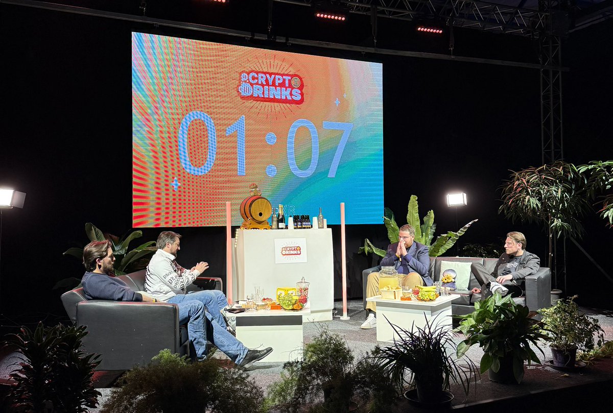 LeCryptoDaily's tweet image. Crypto Drinks en live !  #CryptoXr 🍺