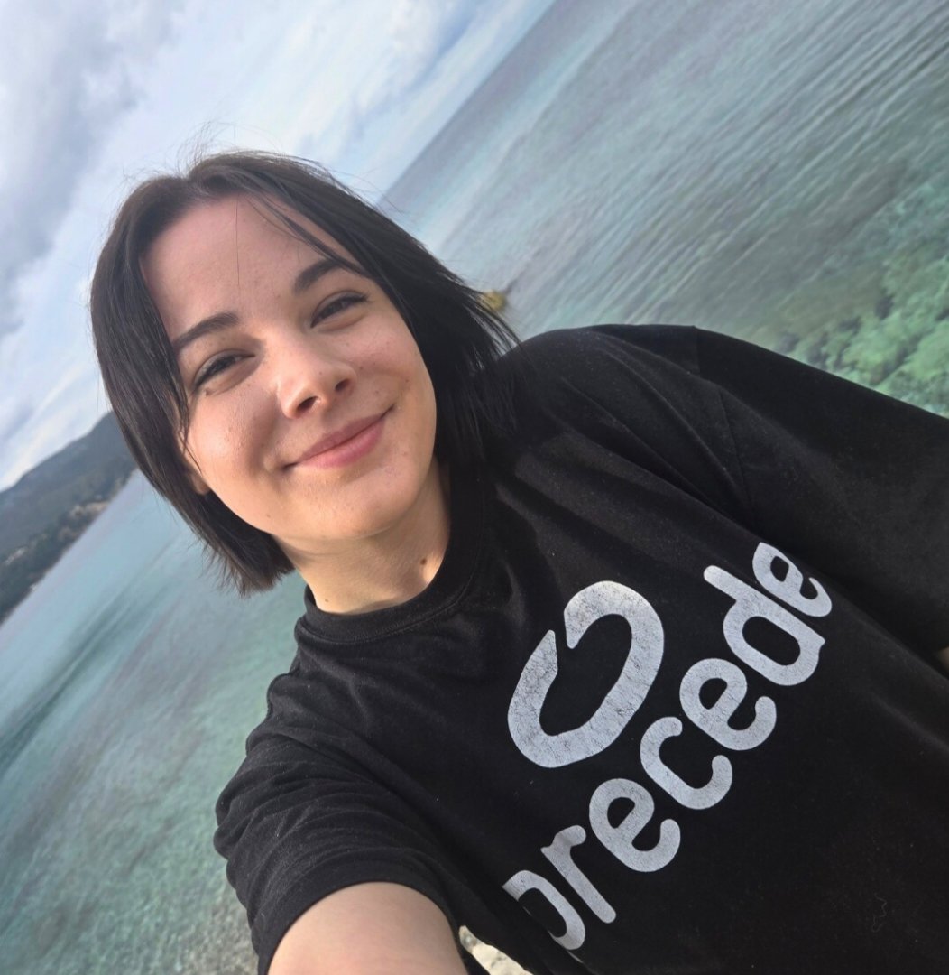 Precede_OHS's tweet photo. Our team member Kylee is living her best life over in Greece 🇬🇷 and is rocking the Precede gear with that stunning Aegean sea backdrop!!
#traveling #ohs #trending #merch #fyp #buisness #explore #Precede #Canada #Greece https://t.co/lXuxIxcKII