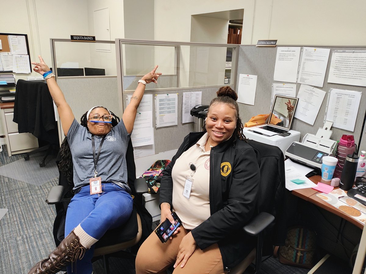 BibbSupCtClerk's tweet image. 🎉 It’s #NationalHaveFunAtWorkDay! 
The Superior Court Clerk&apos;s Office knows how to balance hard work + fun! Don&apos;t worry—we&apos;ve got you covered while we&apos;re having fun!
Did you know you can access many of our services online? Plus, we have convenient kiosks at 7 local libraries.