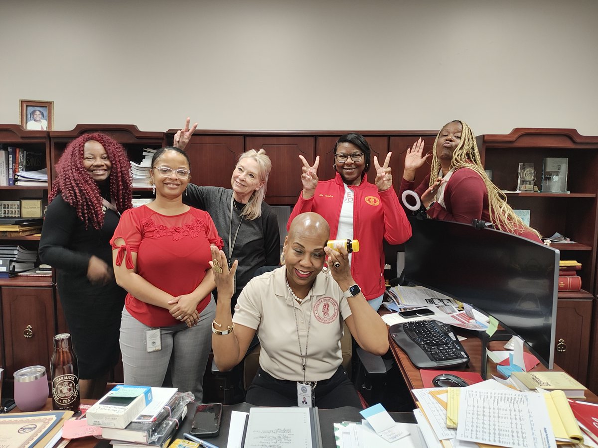 BibbSupCtClerk's tweet image. 🎉 It’s #NationalHaveFunAtWorkDay! 
The Superior Court Clerk&apos;s Office knows how to balance hard work + fun! Don&apos;t worry—we&apos;ve got you covered while we&apos;re having fun!
Did you know you can access many of our services online? Plus, we have convenient kiosks at 7 local libraries.