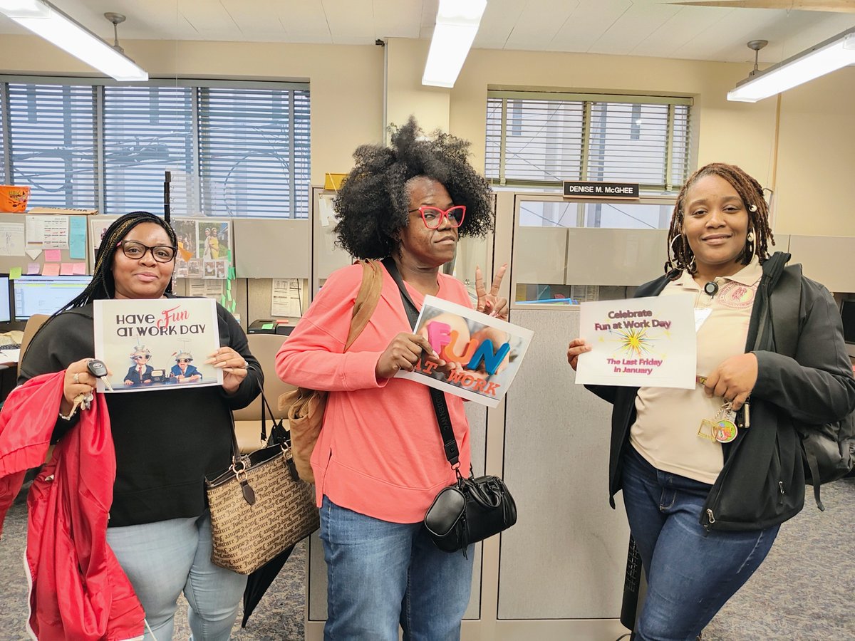 BibbSupCtClerk's tweet image. 🎉 It’s #NationalHaveFunAtWorkDay! 
The Superior Court Clerk&apos;s Office knows how to balance hard work + fun! Don&apos;t worry—we&apos;ve got you covered while we&apos;re having fun!
Did you know you can access many of our services online? Plus, we have convenient kiosks at 7 local libraries.