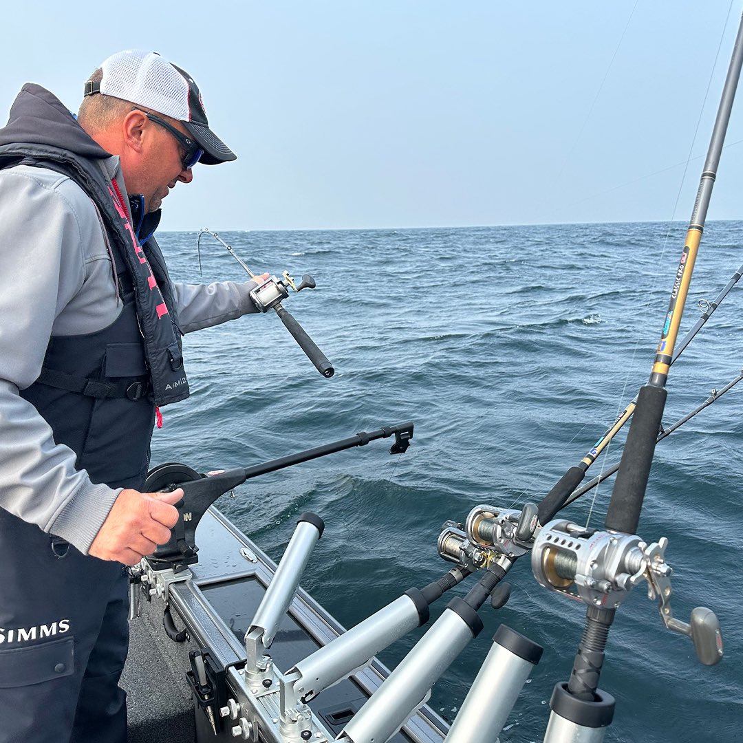 CannonFishing's tweet photo. Get your spread just the way you like it with 360º of rotation from the Cannon Dual-Axis Rod Holder 💪 #RunDeep https://t.co/pFrmvkT7vt