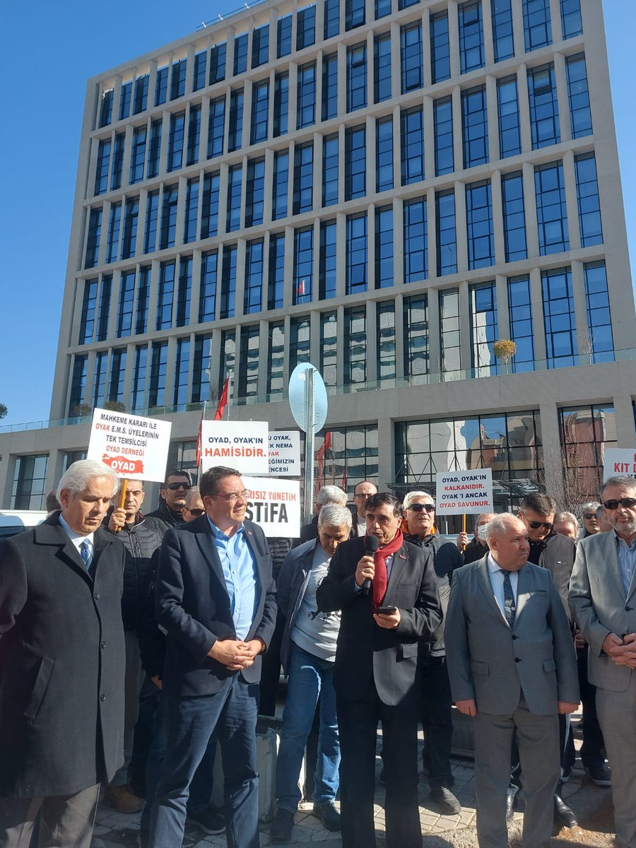 OYAK önündeki etkinliğimizin 82 .gününde CHP Savunma Politikalardan sorumlu , Genel Başkan yardımcısı  Sn. Yankı BAĞCIOĞLU katılarak desteklerini vermiştir . 

Ayrıca SİMESEN Genel Başkanı Sn. Kenan Haluk BAYTEMİR  katılarak yanımızda olmuştur, kendilerine teşekkür ediyoruz.