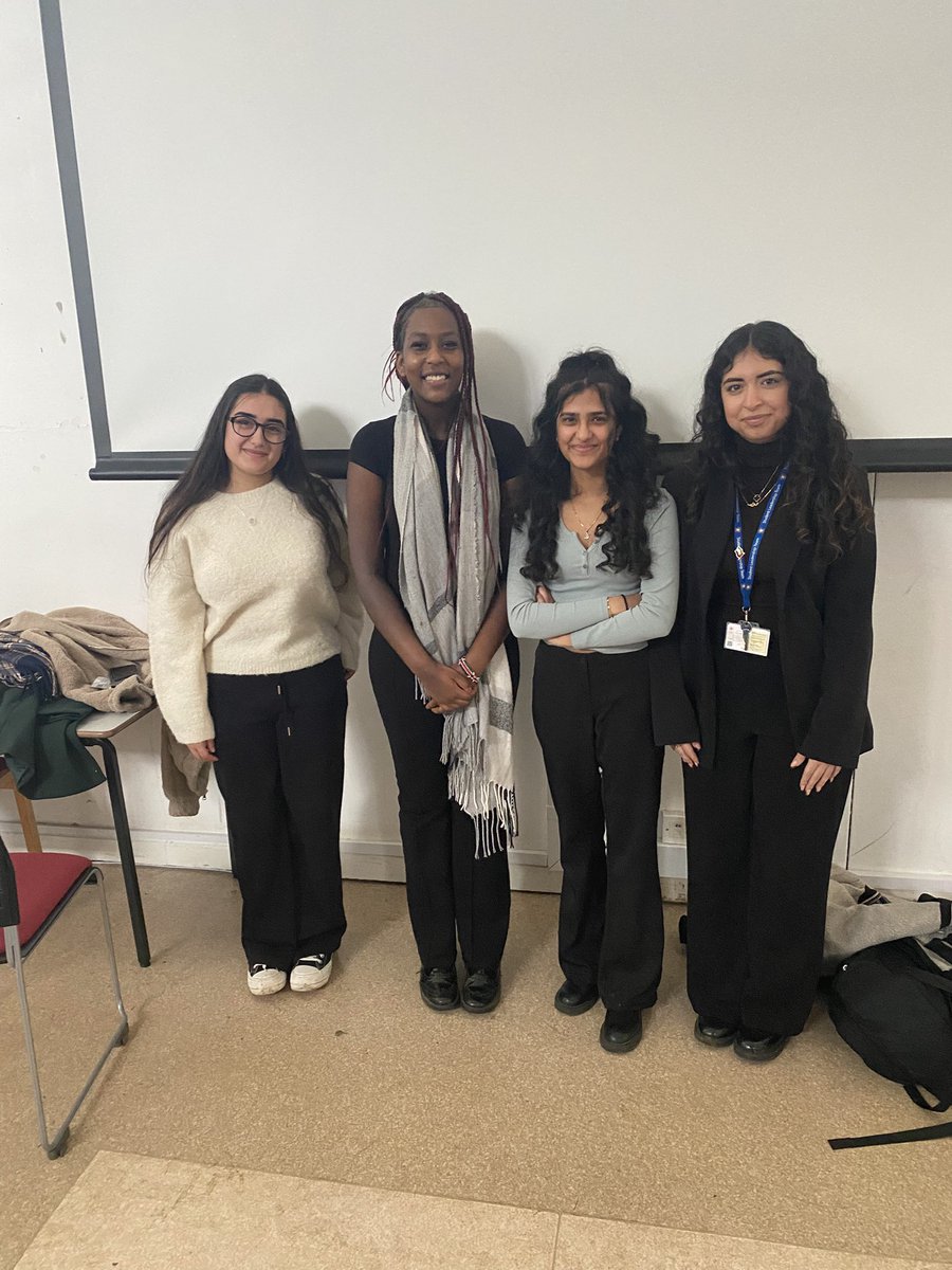 It was a pleasure to welcome  Sienna to Medsoc today. Sienna provided really useful tips about applying for medicine. Lots of food for thought for our current Medsoc group. <a href="/TheRoyalLatin/">RLS</a>  <a href="/RLSMedSoc/">RLSMedSoc</a>