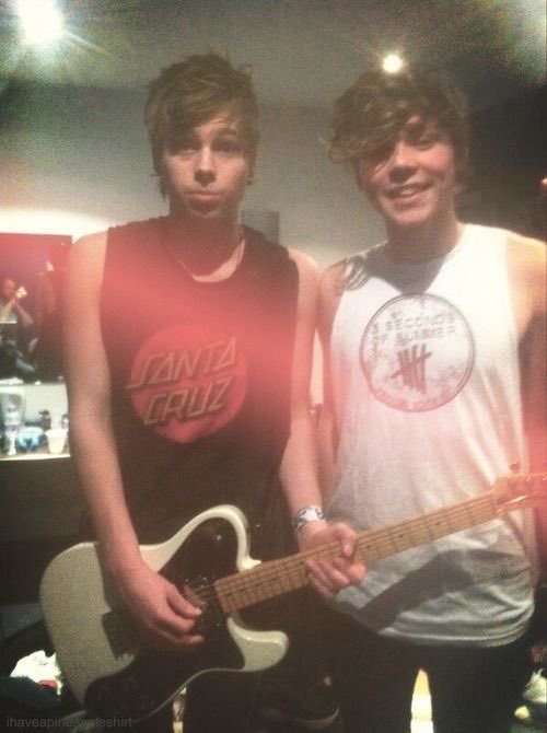 lashtoncontent's tweet photo. 2013 was a time https://t.co/0BBkP9lyor