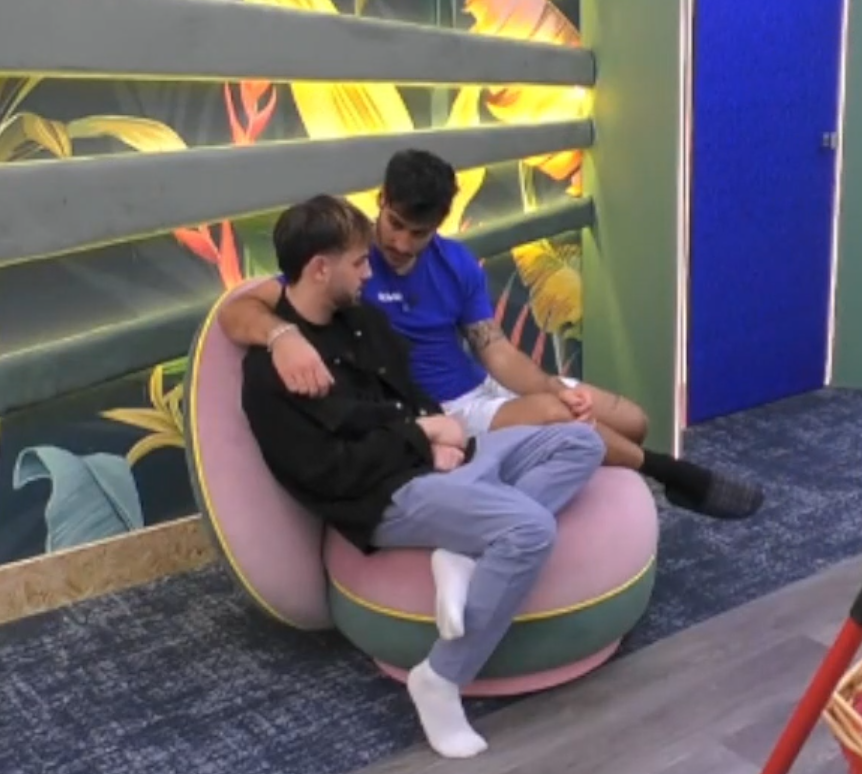 Tatyy_005's tweet photo. MEU CASAL😍😍😍❤❤❤❤
#Alvier #GrandeFratello #zelena https://t.co/1LhHRvub25