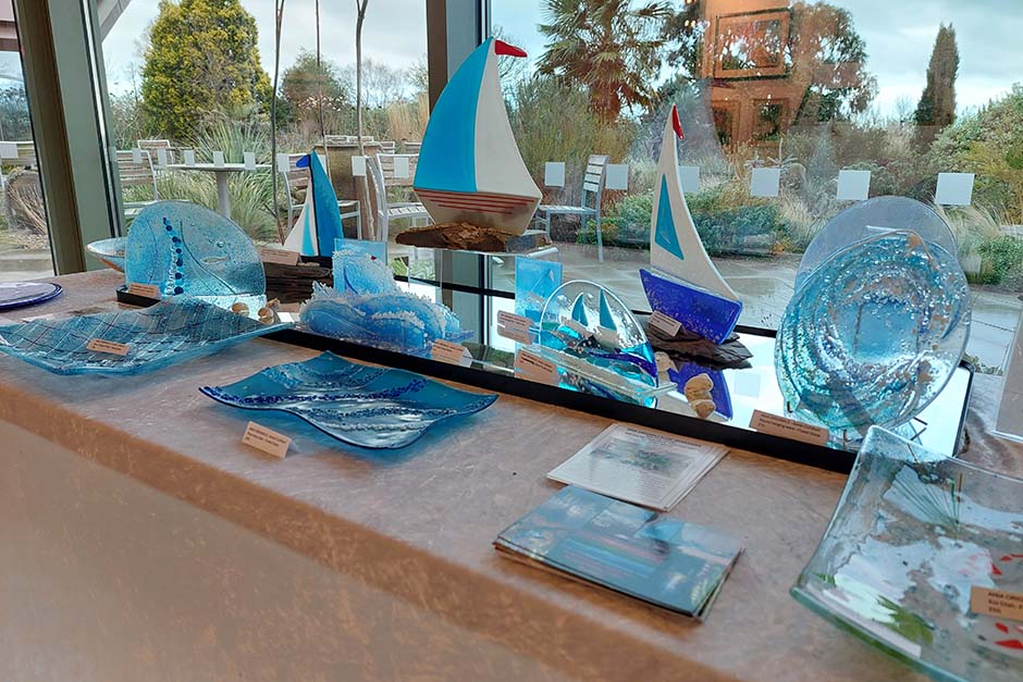 Starting tomorrow, Sat 1 Feb, Chelmsford Art Society is gracing us with their winter exhibition. Witness amazing art and shop for exquisite glass, silk, jewellery, books and cards. Entry to the exhibition is included in the normal garden admission and it runs until Mon 10 Feb.