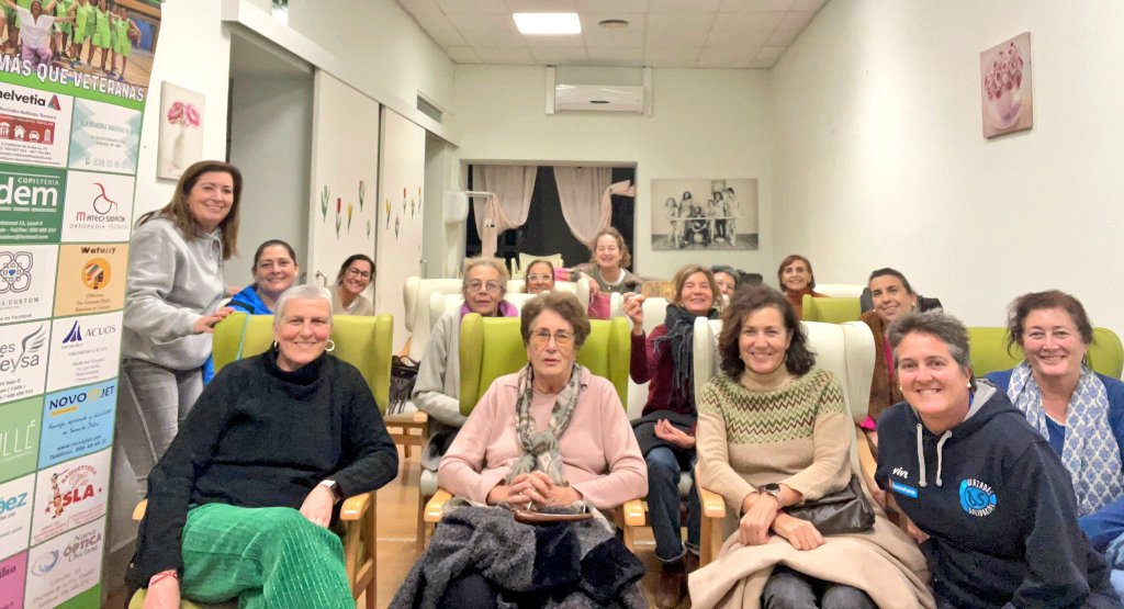 + Q Veteranas (@masqueveteranas) on Twitter photo "Viaje a India"
Recordar es traer al corazón todo lo vivido en la experiencia de viaje a India 🇮🇳
Gracias a la 'presi' y 'vicepresi' por compartirla #Namasté <a href="/fvicenteferrer/">Fundación Vicente Ferrer</a> <a href="/BrazadasSolidar/">Brazadas Solidarias</a> 🐘 "Viaje a India"
Recordar es traer al corazón todo lo vivido en la experiencia de viaje a India 🇮🇳
Gracias a la 'presi' y 'vicepresi' por compartirla #Namasté <a href="/fvicenteferrer/">Fundación Vicente Ferrer</a> <a href="/BrazadasSolidar/">Brazadas Solidarias</a> 🐘