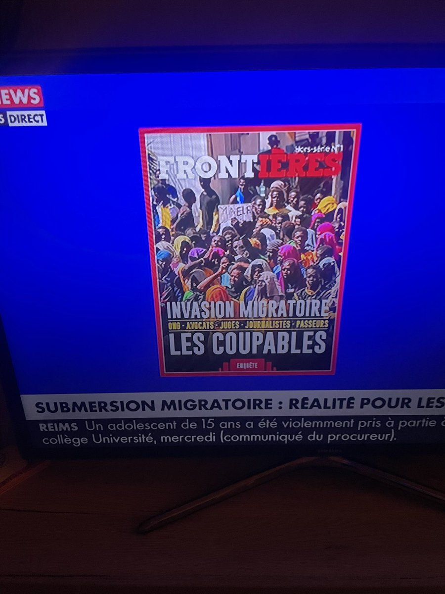 lolitazemorita's tweet image. Mais quel suce bite ce #dartigol mou du genou 
Mais quel gros kon😡😡
#submersionmigratoire