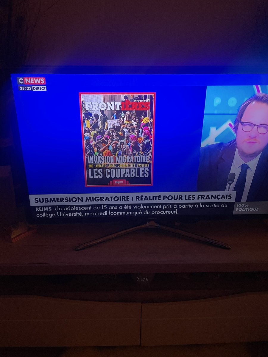 lolitazemorita's tweet image. Mais quel suce bite ce #dartigol mou du genou 
Mais quel gros kon😡😡
#submersionmigratoire