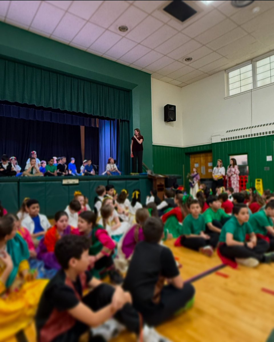 LVLionsDen's tweet photo. Thank you to Darcy Riley, @Foundation07834, and our amazingly talented 5th graders and teachers for today's World Dance Residency! #gotlakeviewpride https://t.co/JNFQBTpacr