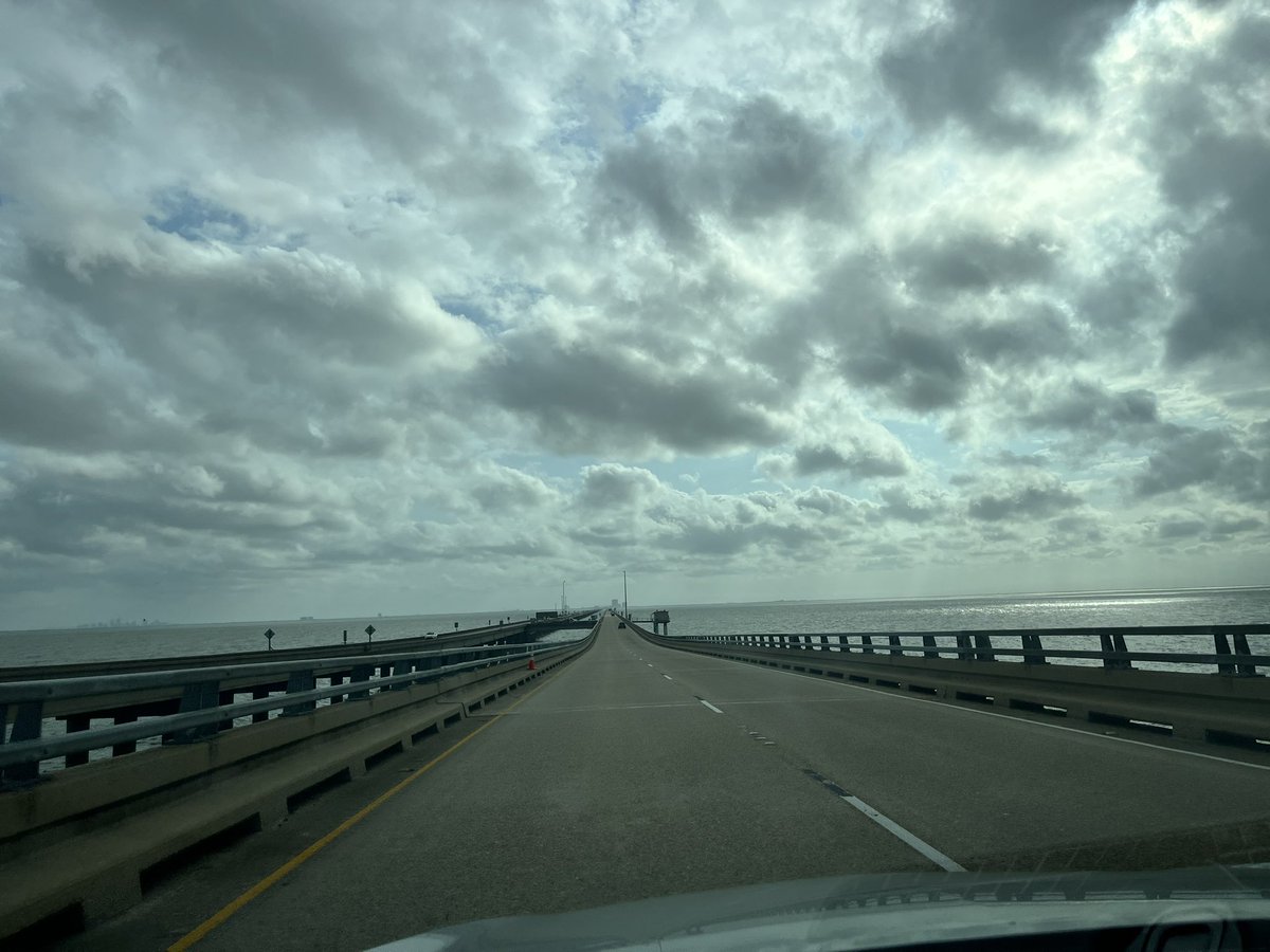 CoachJMann919's tweet photo. 🛣️🏃🏿♂️⚔️⚜️🐊⛴️#NORTHSHORE #PONTCHARTRAIN #COVINGTON 🦁 https://t.co/Vo03ebNCae